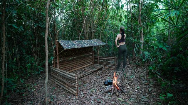 SOLO Two Day BUSHCRAFT Camp - Creative BUSHCRAFT Chair Using Teflon Tape - Sleeping Alone in SHELTER