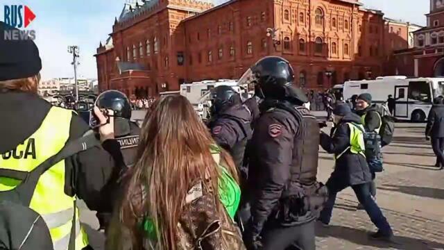 Thousands arrested during anti-war protests in Russia, authorities say