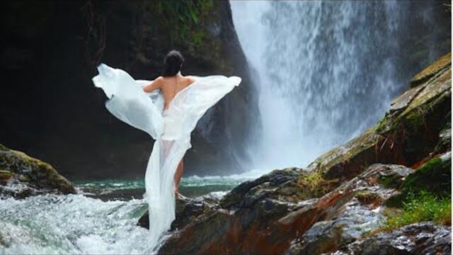 Красивая спокойная инструментальная мелодия с расслабляющим фоном воды для отдыха и размышлений!