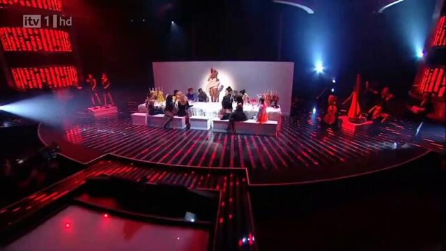 Rihanna chante "Only Girl (In The World)"