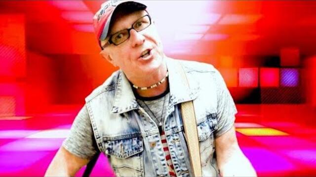 Валерий Палаускас   -   Я уеду в Геленджик Там девчонки шик ...