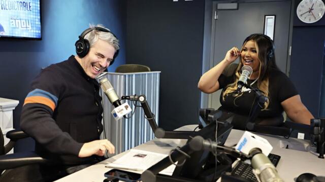 Lizzo Confirms She’s In A Relationship With A Mystery Man | Billboard News