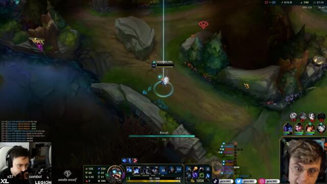 Caedrel turns into a monkey