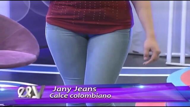 [Sexy Curves][Beautiful fashion model] tight fit jeans 3