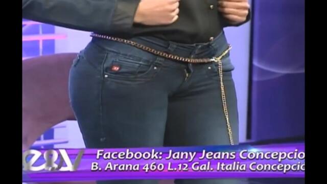 [Sexy Curves][Beautiful fashion model] tight fit jeans 45