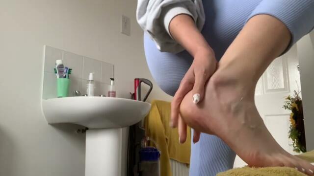 ASMR ~ FOOT~ SCRUB:) TK MAXX SCRUB!:) SCRUB & WASH OFF