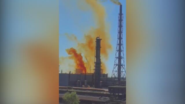 Небето над торовия завод в Димитровград пожълтя!Оранжев дим днес стресна жителите на Димитровград (ВИДЕО)