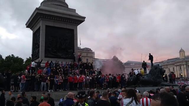 Brilliant scenes as Sunderland fans take over Trafalgar Square