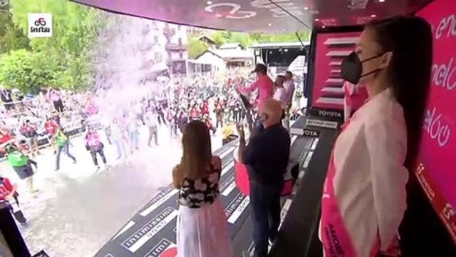 Tour d'Italie 2022 - Richard Carapaz : "I had a small crash at the beginning of my first day in the Maglia Rosa but with no consequence at all"