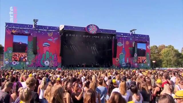 Dua Lipa chante "One Kiss" en live