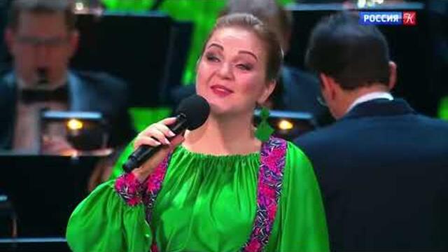 Марина ДЕВЯТОВА и хоровая группа ЦПАН ФСБ  -  На солнечной поляночке