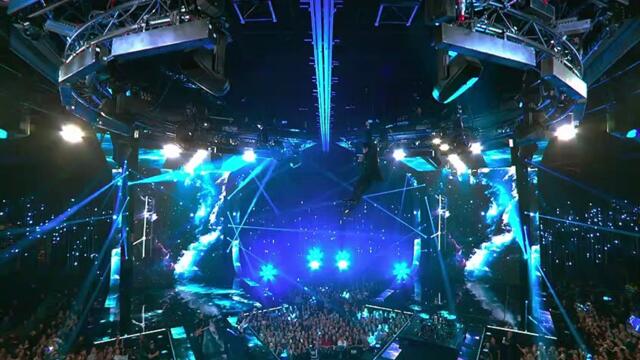 Panic! at the Disco chante son tube "High Hopes"