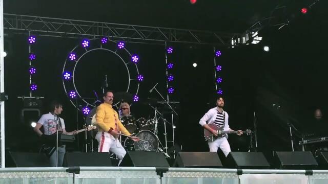 Queen Reloaded rock Daventry crowds