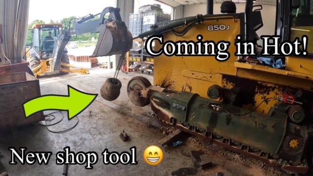 Full undercarriage change on Deere 850J gets real interesting @C&C Equipment