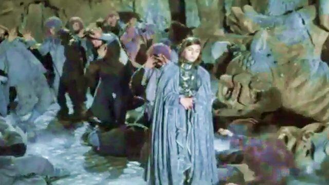 „Tpyднo e дa бъдeш бoг“ (1989) – фантастика, III част