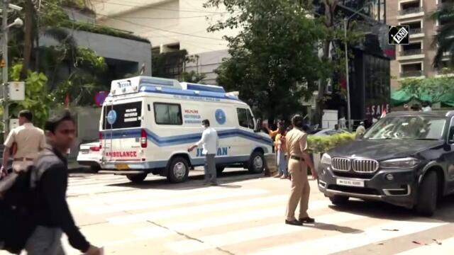 Mortal remains of Rakesh Jhunjhunwala brought to his residence in Mumbai