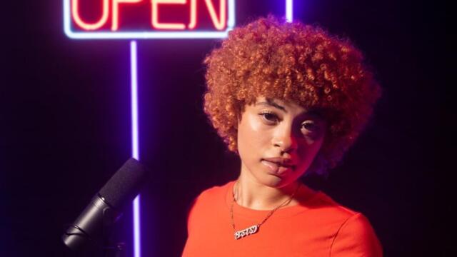 Ice Spice “Munch (Feelin’ U)” (Live Performance) | Open Mic