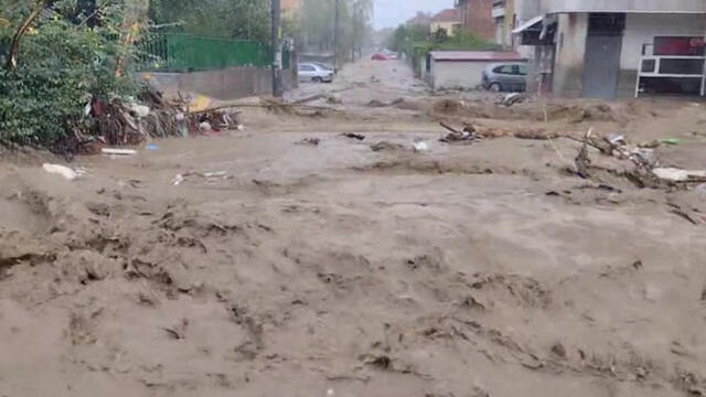 Воден ад! Бедствие в България 3.09.2022 г.с наводнения - Евакуацията в Богдан продължава, хеликоптер доставя лекарства и храна
