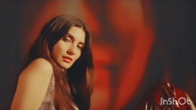 И снова красавица Туба.Красивая игра на гитаре.