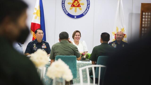 Sara meets security officers