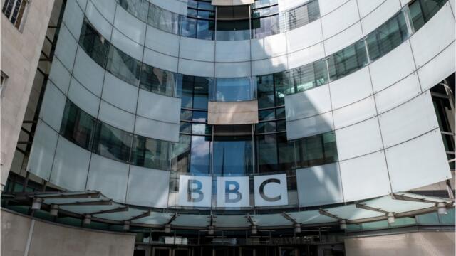 Former Putin Adviser threatens the U.K. with a nuclear strike on live radio!