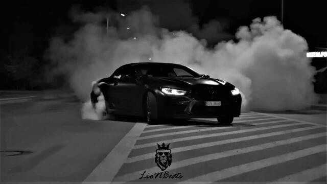 Наливая в бокал вина  бахнет анонимно