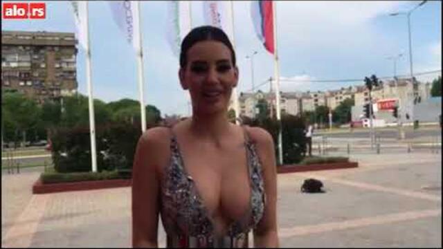 Katarina Grujić u seksi izdanju stigla na svadbu Prije i Filipa