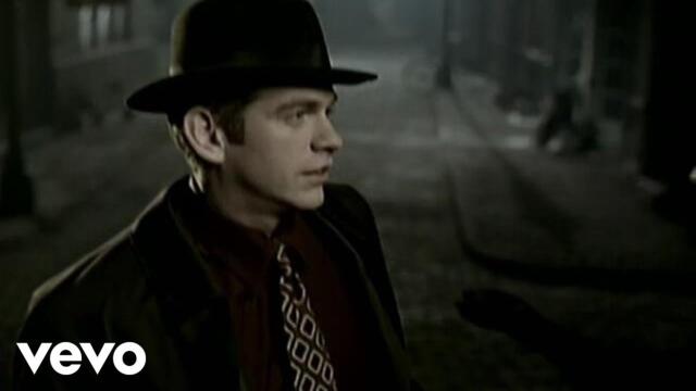 Garou - Reviens (ou te caches-tu) (Official Video)