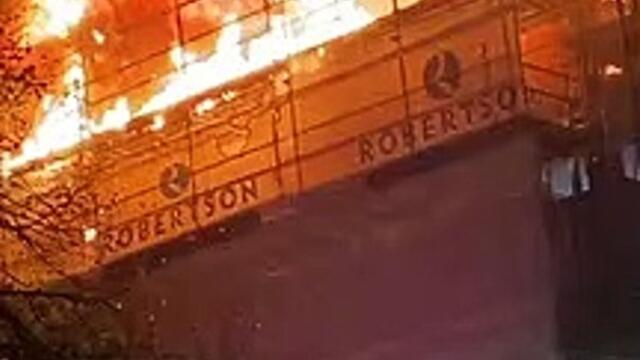 Fire crews tackle blaze in Leeds city centre