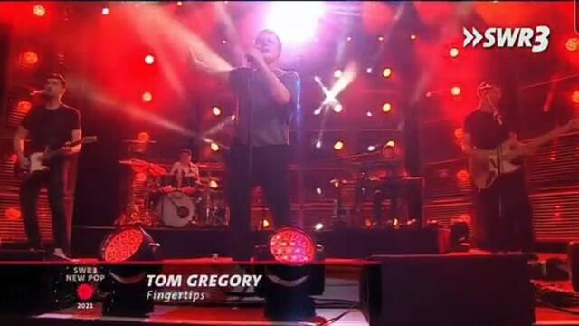 Tom Gregory chante "Fingertips"