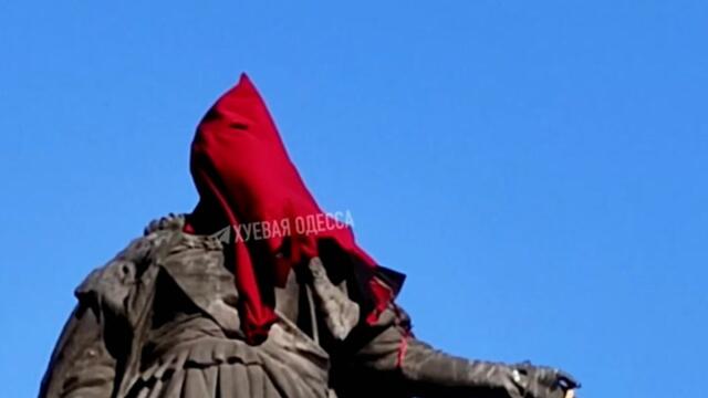 Statue of Catherine II of Russia turned into ‘executioner’ with red hood and rope