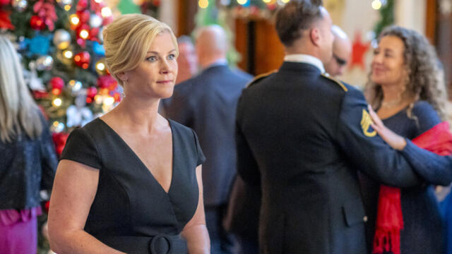 Любов по Коледа (синхронен екип, дублаж по Диема Фемили на 26.12.2021 г.) (запис)