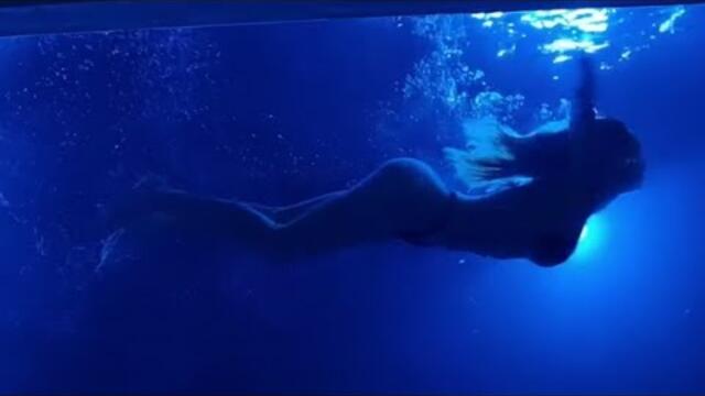 Lidija Bacic Lille - pool time (relaxation dive)