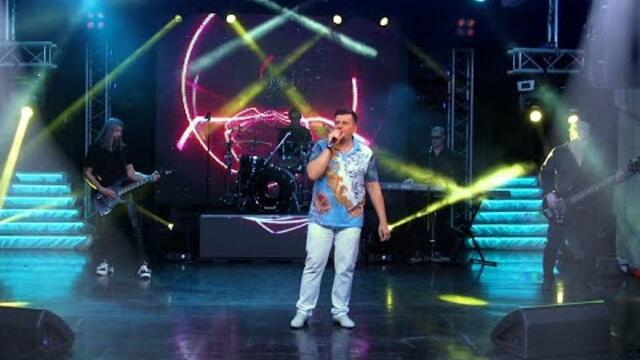 Александр Братухин  - "В городе любви"