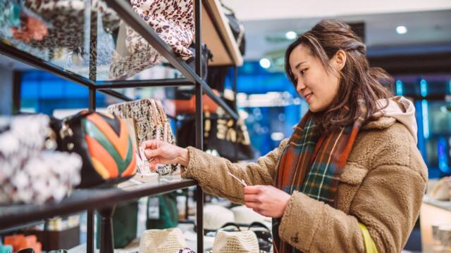 How to Approach Debt Ahead of the Holiday Shopping Season