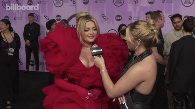 Bebe Rexha Says She Listens to GloRilla Before Going On Stage: “I Rap Every Word” | AMAs 2022