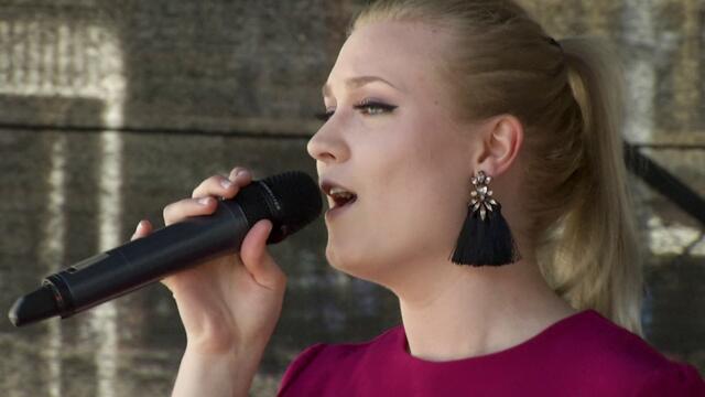 Laura Menard - Na kožo pisana