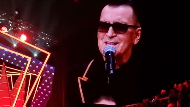 Александр Буйнов  -   Все только начинается.