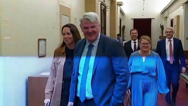 Victorian Labor just two seats short of its 2018 election tally after it claimed the seat of Hastings