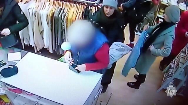 Brazen thieves steal cash from elderly woman’s purse as she pays at till