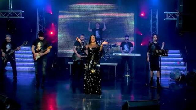 Лариса Гордьера  -  "Грустит кленовая листва"