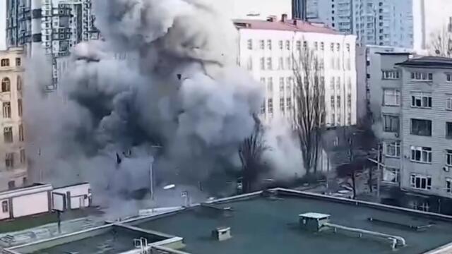 Moment Russian airstrike hits Kyiv arts centre, shattering glass next to civilian