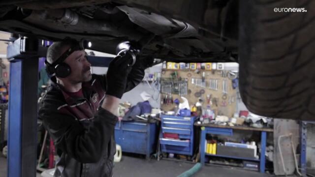 ‘This is our contribution to the victory’: Ukrainian mechanics fix up old cars for war effort