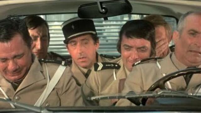 Полицаят се разхожда Бг аудио Bg audio