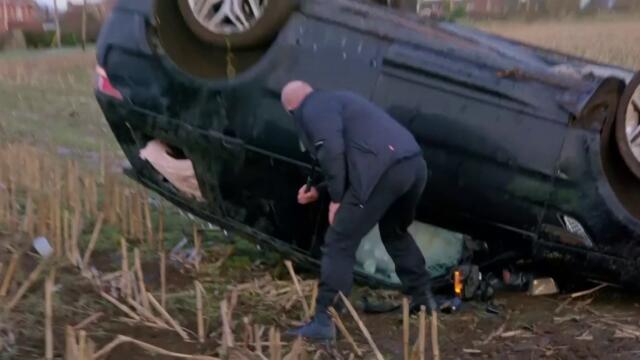 Traffic Cops on Channel 5: Moment thief crashes stolen Range Rover at 120mph with dog trapped inside