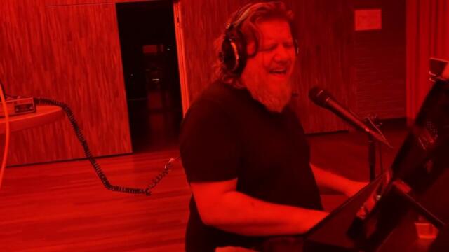 Tokac & Emanuela - 2023 - Ne odhajaj (Official Video)