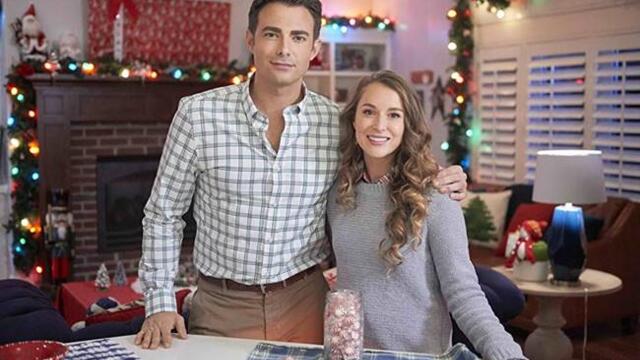 Декорирай Коледа (синхронен екип, дублаж по Нова телевизия на 18.12.2022 г.) (запис)