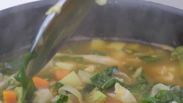 Cómo hacer sopa de verduras mexicana