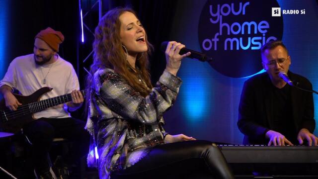 RADIO Si MAIN STAGE – NINA PUŠLAR – Lepa si