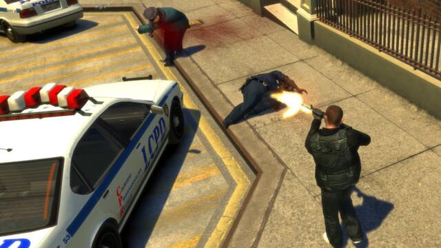 GTA 4 - 6 Star Escape + Police Station Shootout